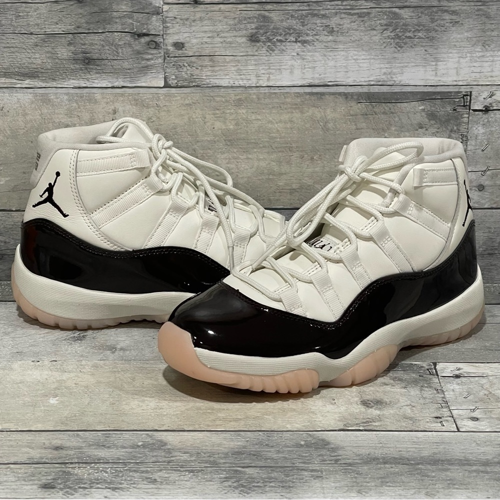 AIR JORDAN RETRO 11 BASKETBALL SHOES - Sail/Velvet Brown/Atmosphere Sz-6.5 .US